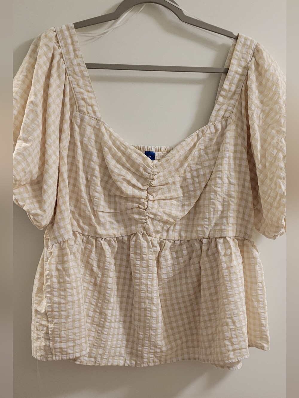 Old‎ Navy Cream Gingham Peplum Ruched Front Top